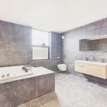 Host & - Bellevue Luxe * Redcar