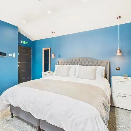 Host & - Bellevue Luxe * Redcar