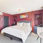 Host & - Bellevue Luxe *